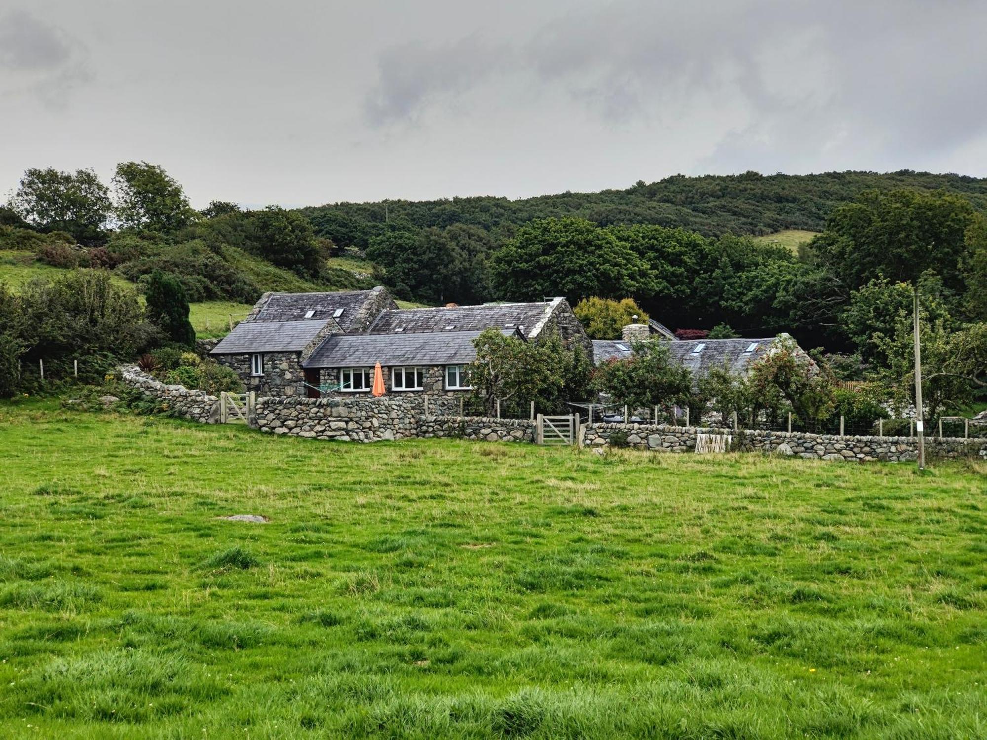 Ty Gwennol Near Gilfach Goch Daire Llanbedr  Dış mekan fotoğraf